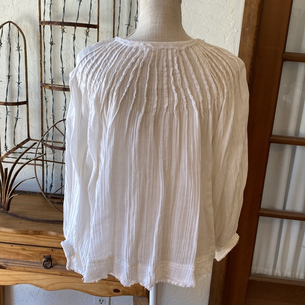 🎉 RARE‼️ WE THE FREE PIN-TUCK TOP‼️ - Picture 8 of 13